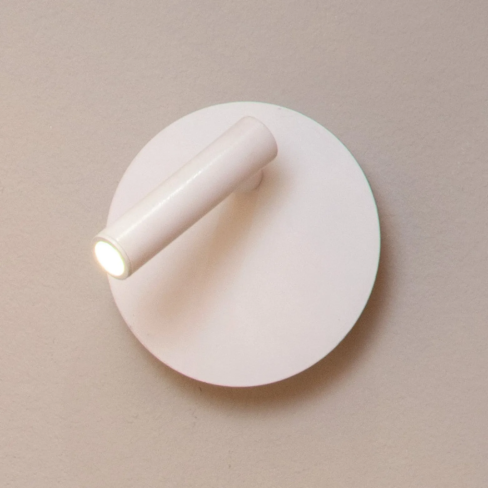 LED ladattava seinävalaisin Jolijn, valkoinen, Ø 10,2 cm, magneetti