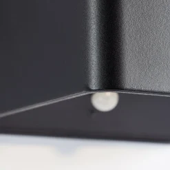 LED-ladattava ulkoseinävalaisin Iseo, musta, leveys 10 cm, anturi