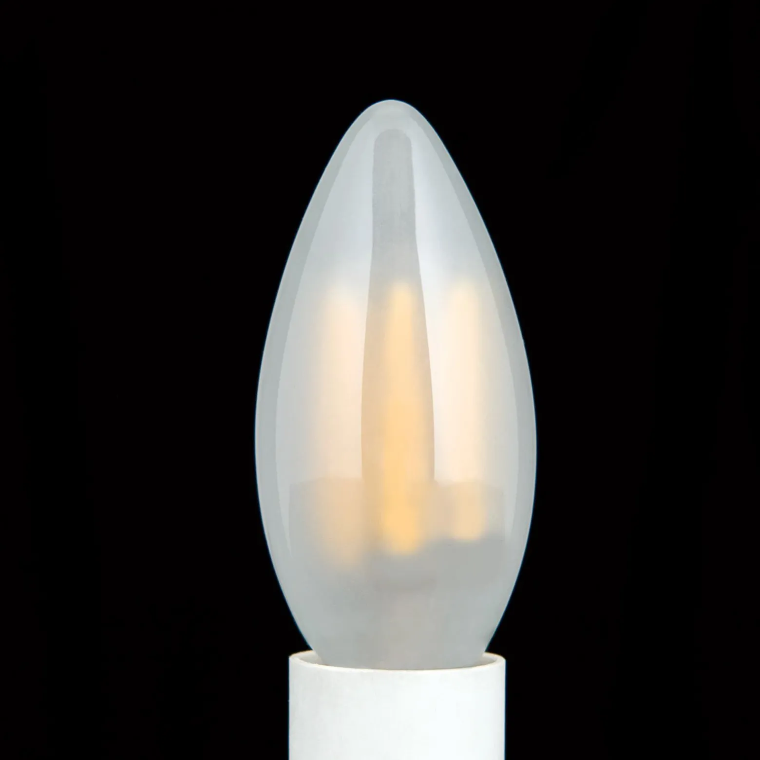LED-lamppu E14 C35, matta, 6W, 2700 K, 720 lm, himmennettävissä