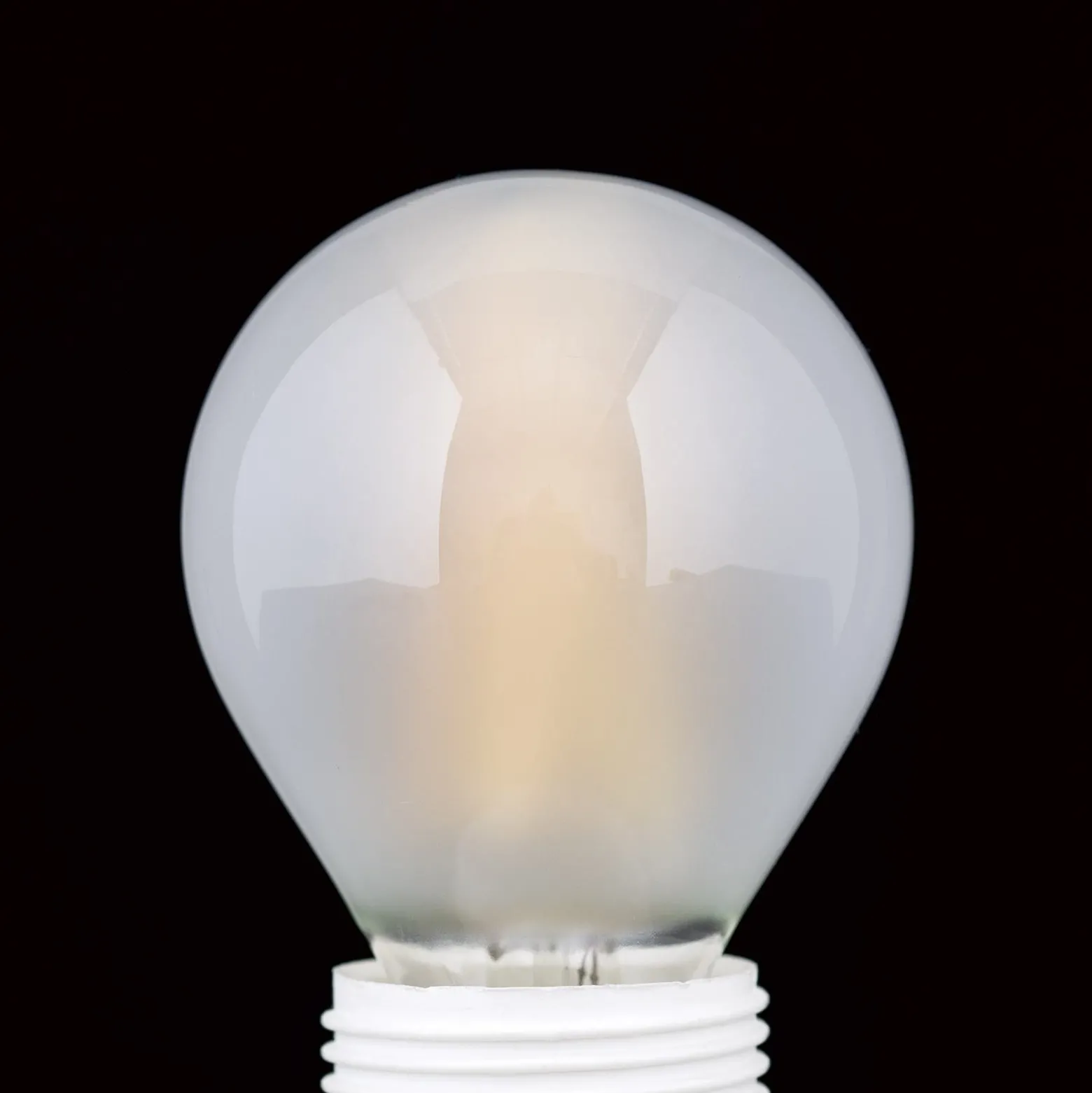 LED-lamppu E14 G45, matta, 6W, 2700 K, 720 lm, himmennettävissä