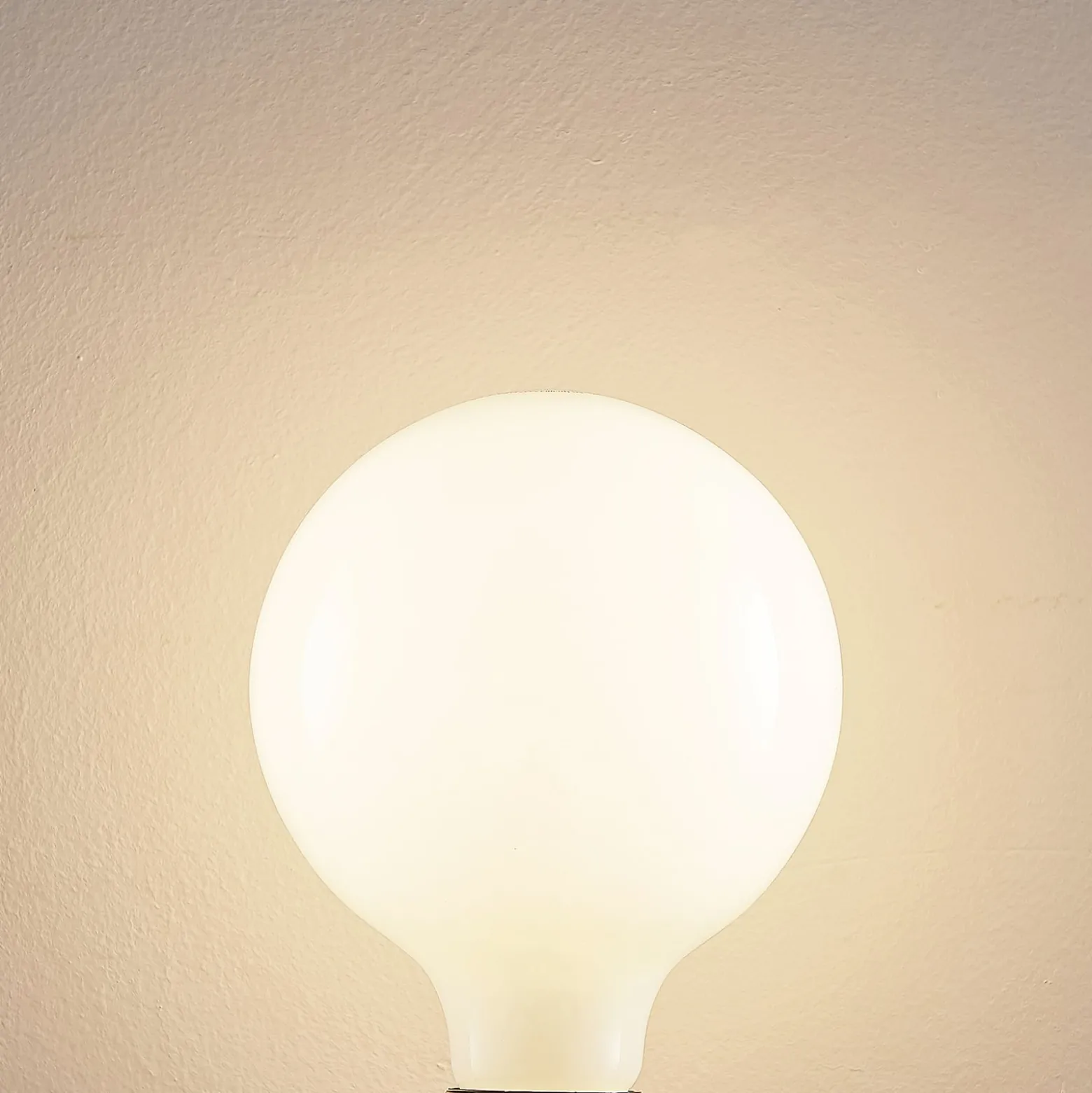 LED-lamppu E27 6W 2700K G125 himmennys opaali 3kpl