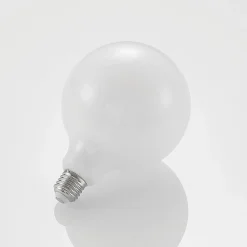 LED-lamppu G125 E27, 8 W, 2 700 K, opaalinen, himmennettävä