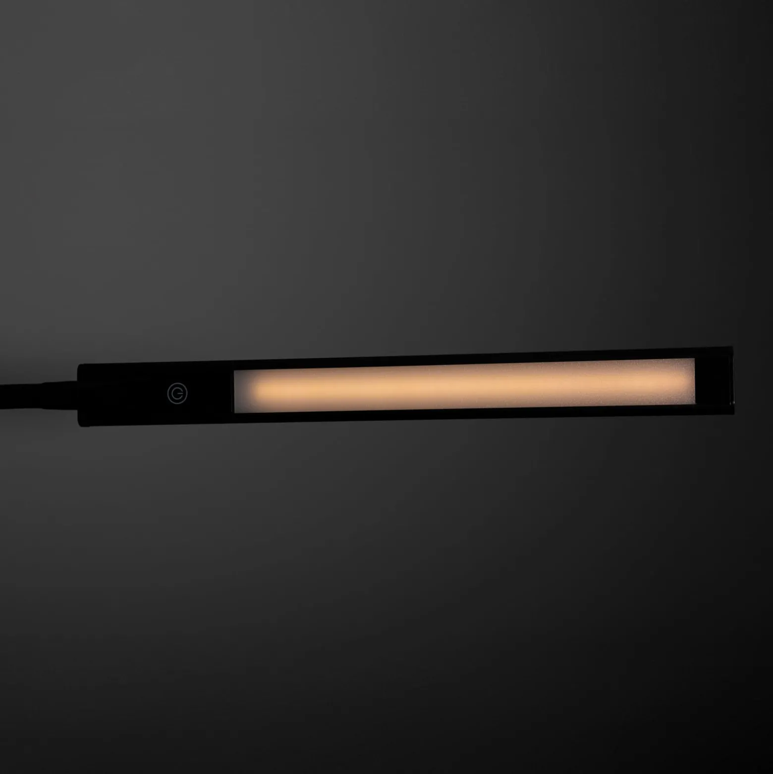 LED-lattiavalaisin MAULpirro, musta, 126 cm, himmennettävä