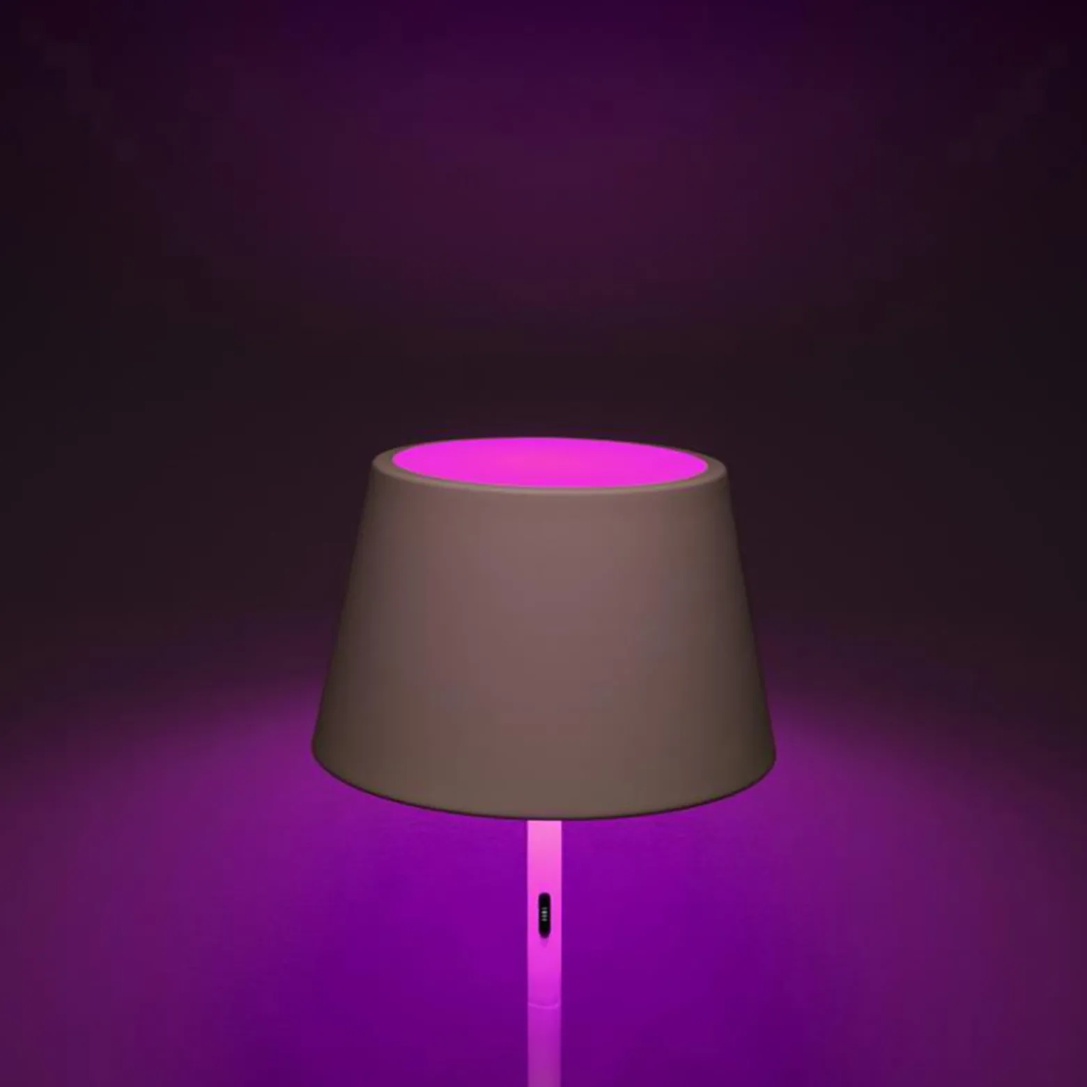 LED-lattiavalaisin Pomezia ulkokäyttöön USB, valk.