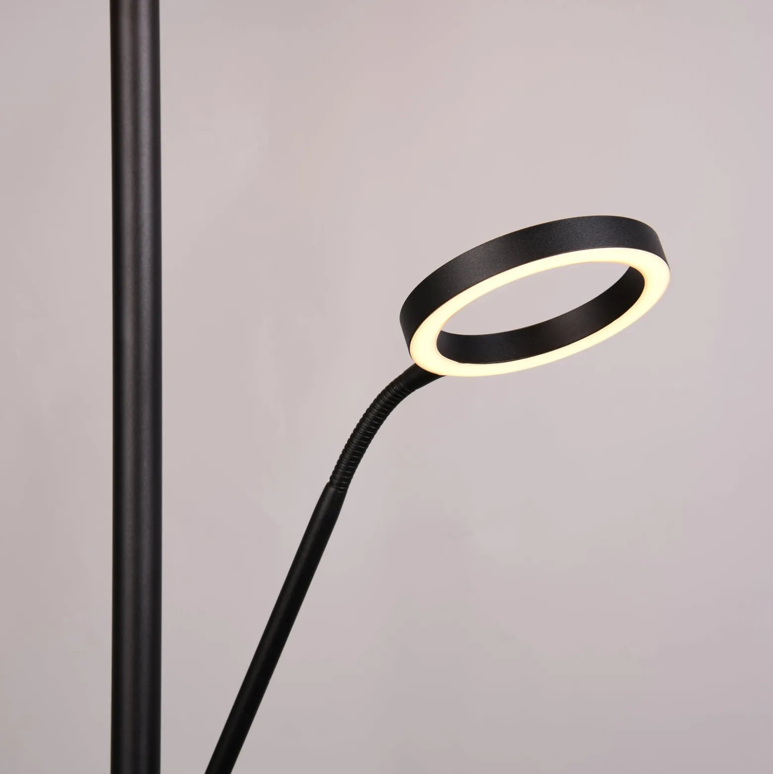 LED-lattiavalaisin Willis, musta, korkeus 180 cm metalli CCT-himmennin