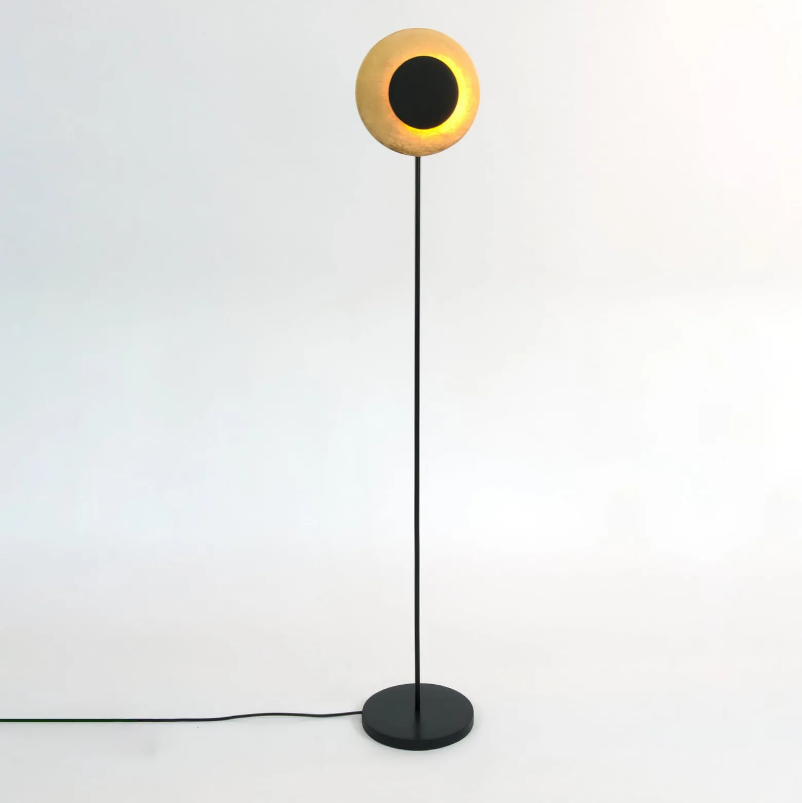 LED-lattiavalo INFINITY TERRA musta/kultainen, korkeus 132 cm, metallia