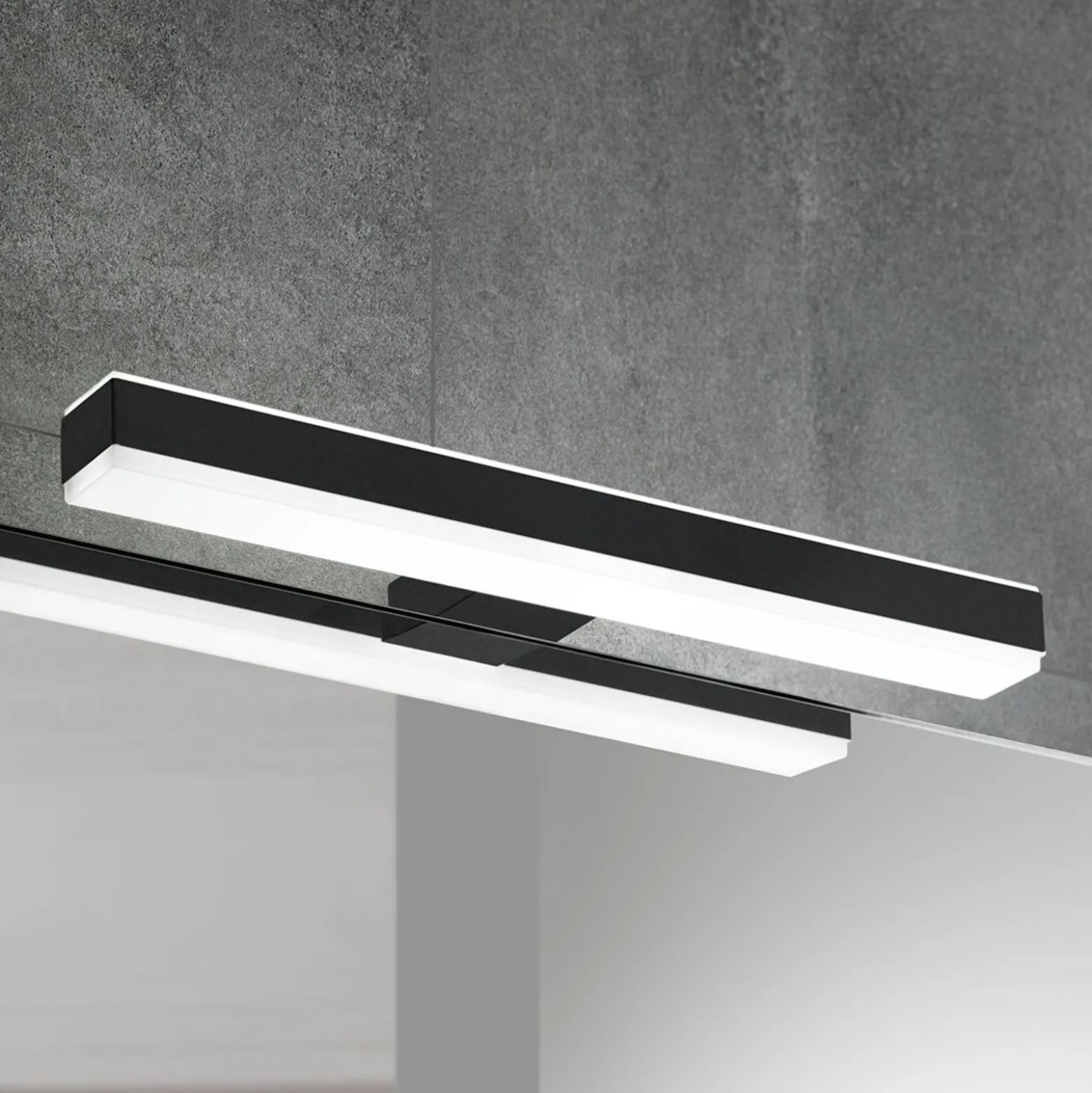 LED-peililamppu Veronica, leveys 30 cm, musta