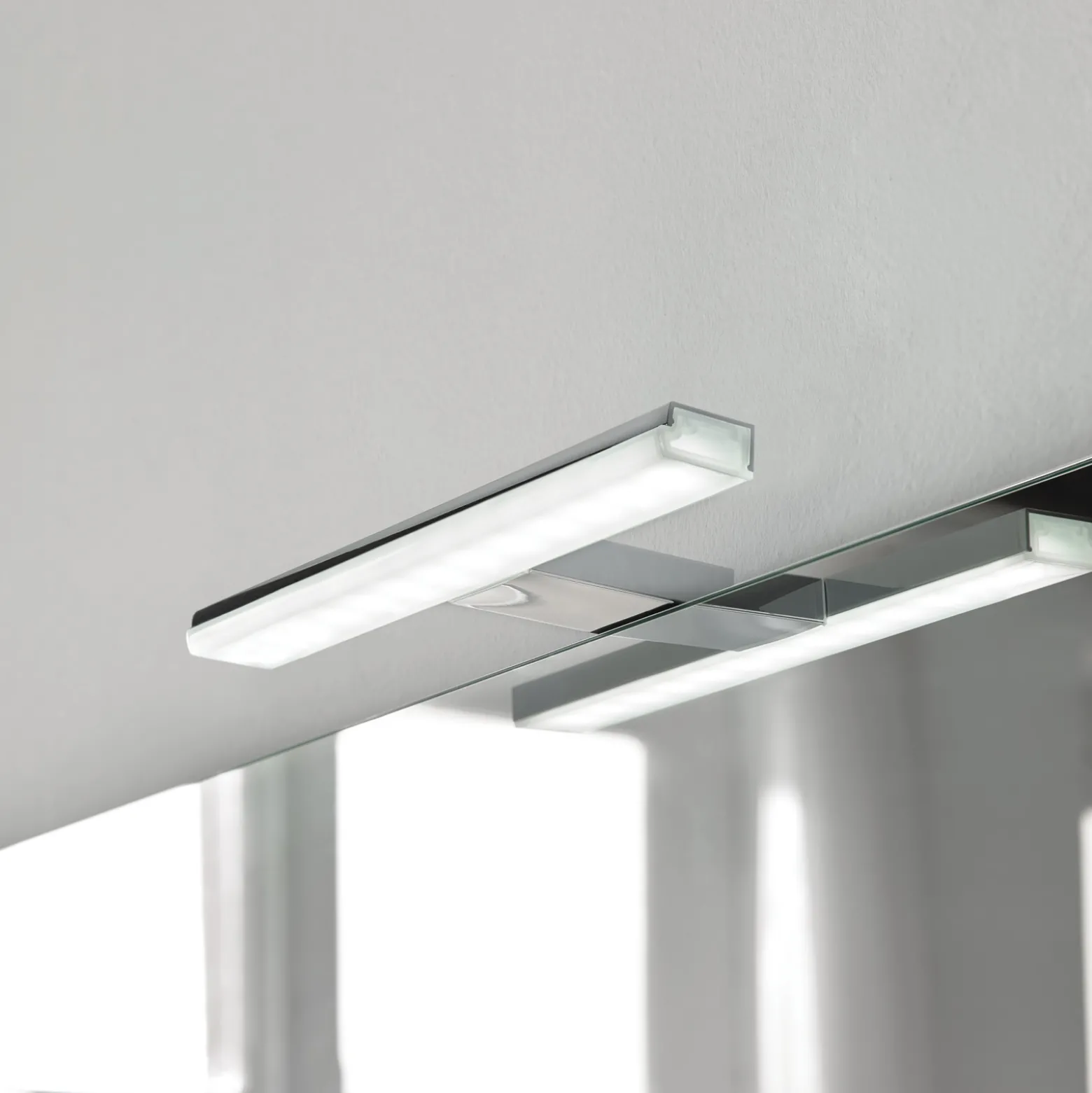 LED-peilivalaisin Pandora, kromi, leveys 30,8 cm