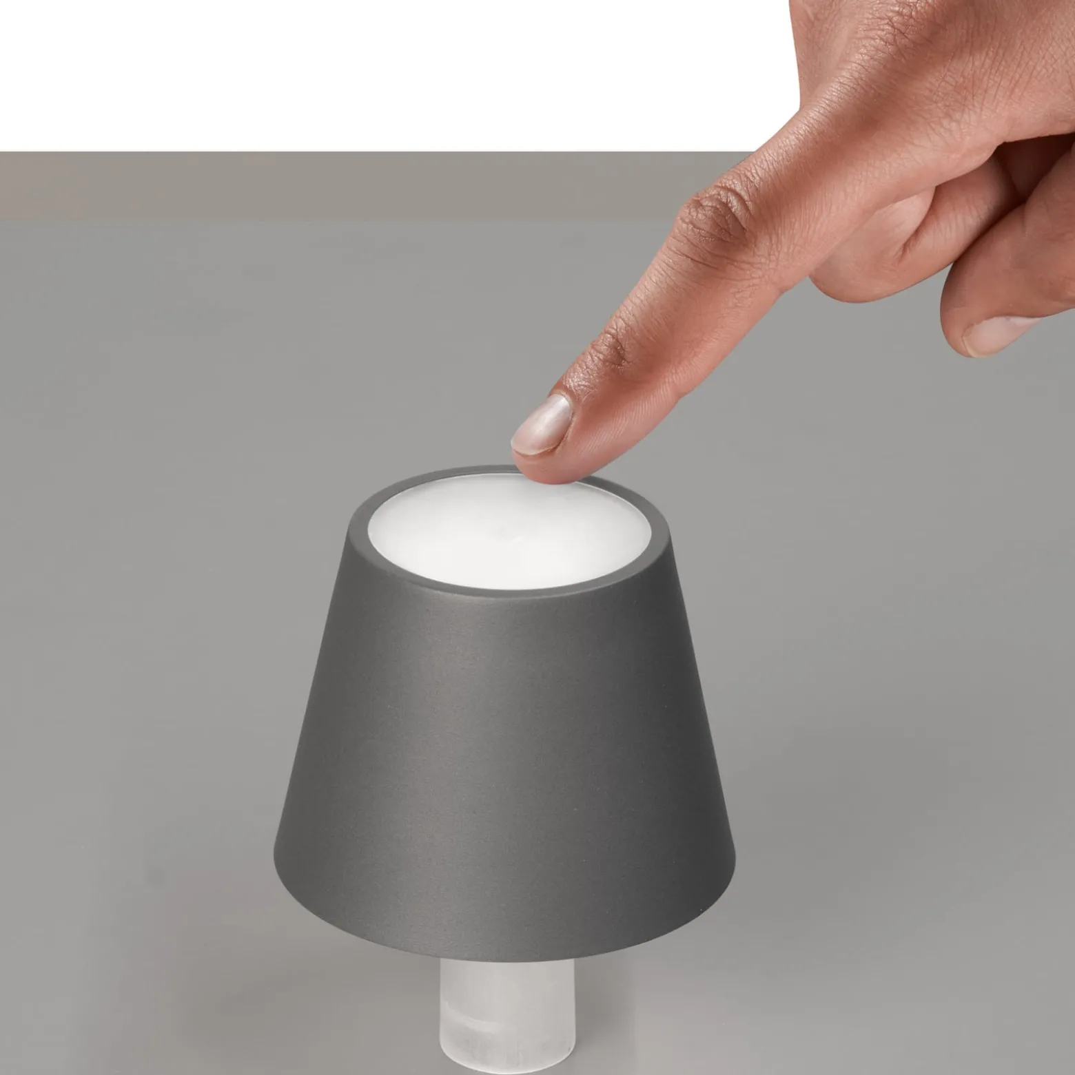 LED-pullovalaisin Fiocco, salviavihreä, CCT, IP54, himmennettävä