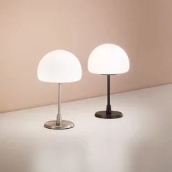 LED-pöytälamppu Gaia kosketushimmentimellä, kromi