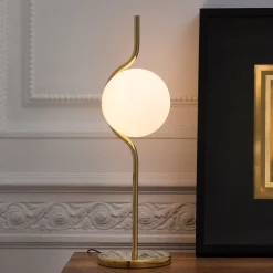 LED-pöytälamppu Le Vita opaalilasia