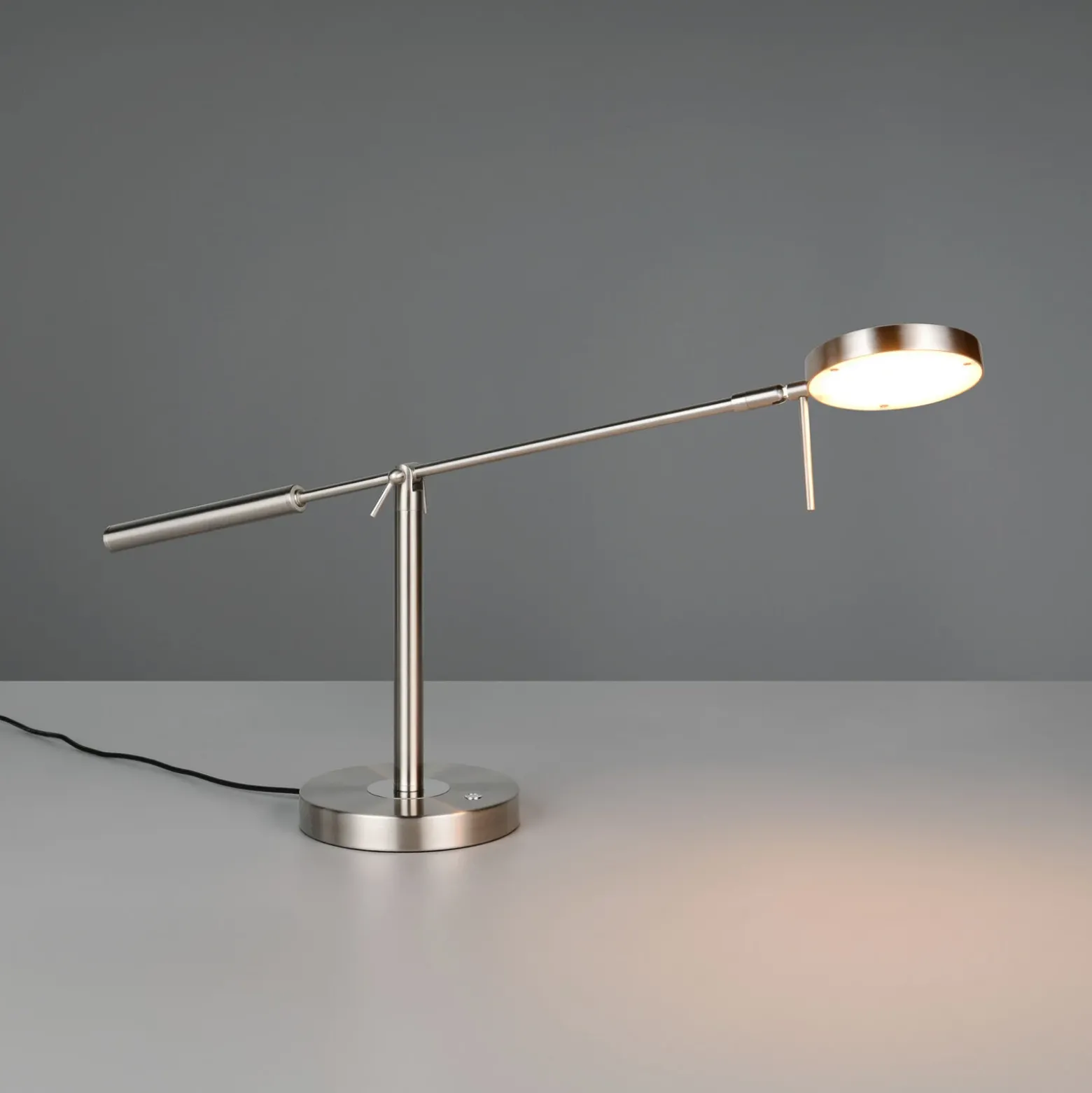LED-pöytälamppu Monza, nikkelivärinen, korkeus 52 cm, metalli