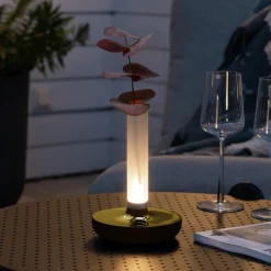 LED-pöytävalaisin Biarritz, IP54, akku, CCT, kulta