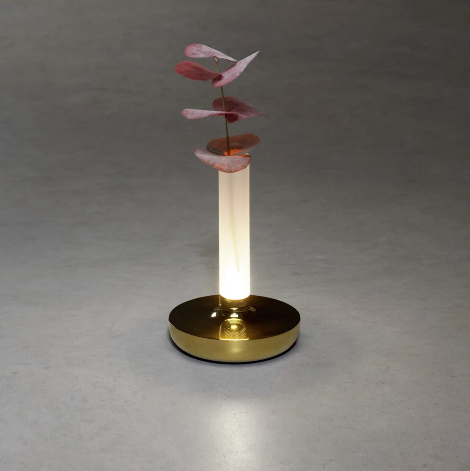 LED-pöytävalaisin Biarritz, IP54, akku, CCT, kulta