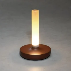 LED-pöytävalaisin Biarritz IP54, akku, CCT, ruoste