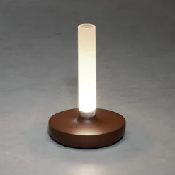 LED-pöytävalaisin Biarritz IP54, akku, CCT, ruoste