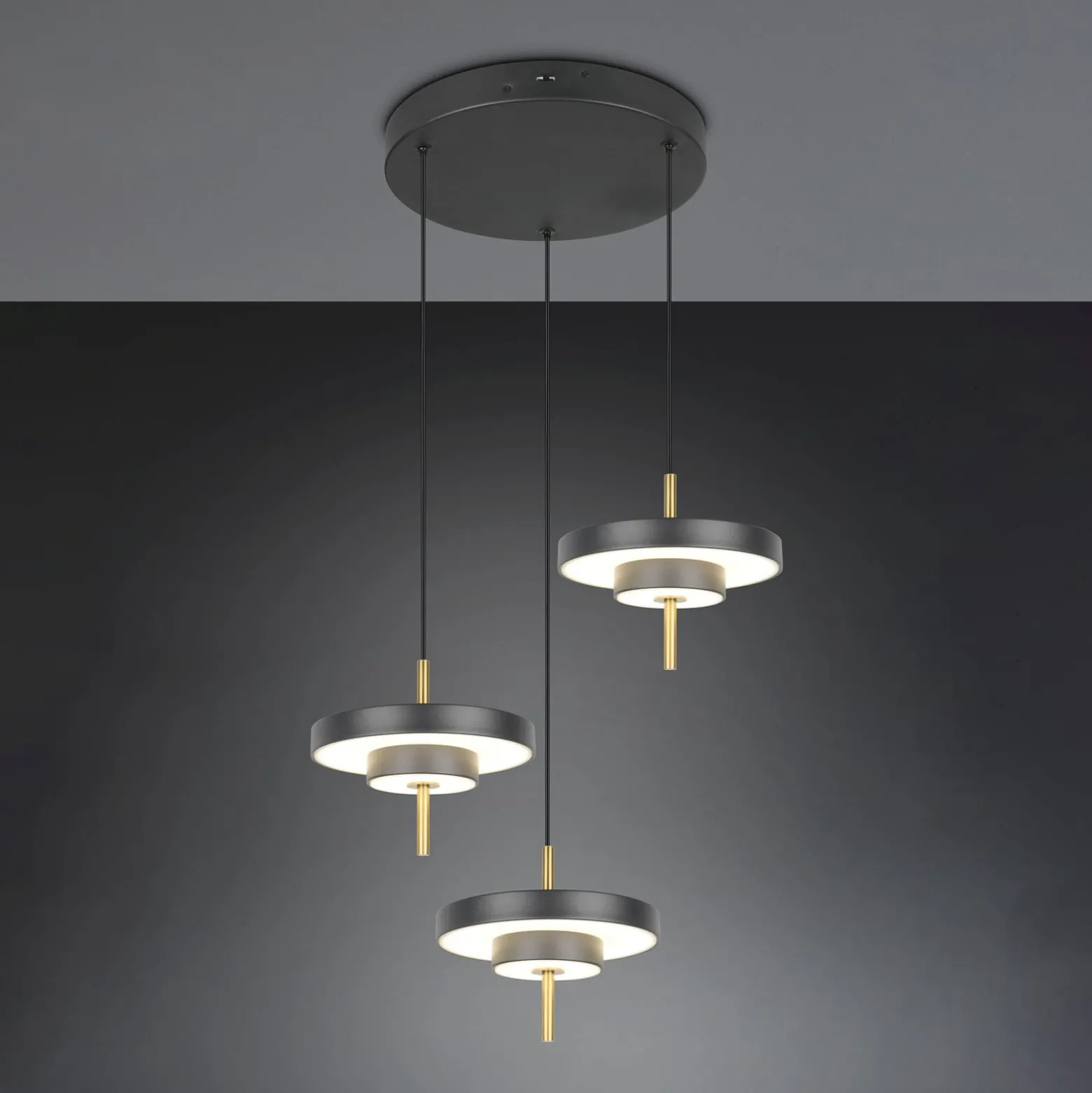 LED-riippuvalaisin Keaton, musta/kulta Ø 45 cm CCT 3-lamppuinen.