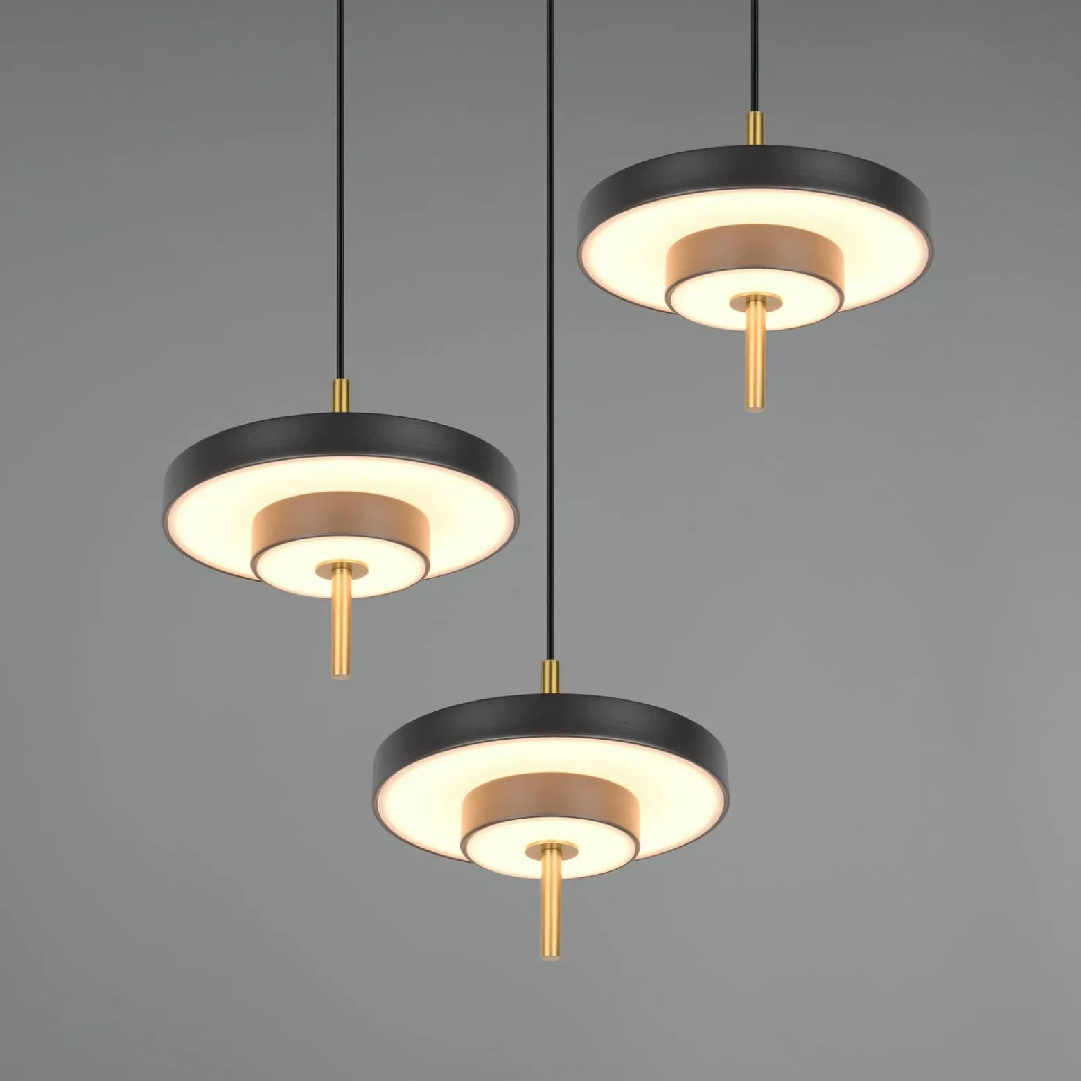 LED-riippuvalaisin Keaton, musta/kulta Ø 45 cm CCT 3-lamppuinen.