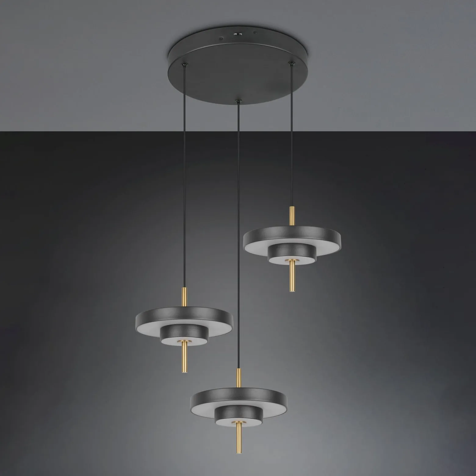 LED-riippuvalaisin Keaton, musta/kulta Ø 45 cm CCT 3-lamppuinen.