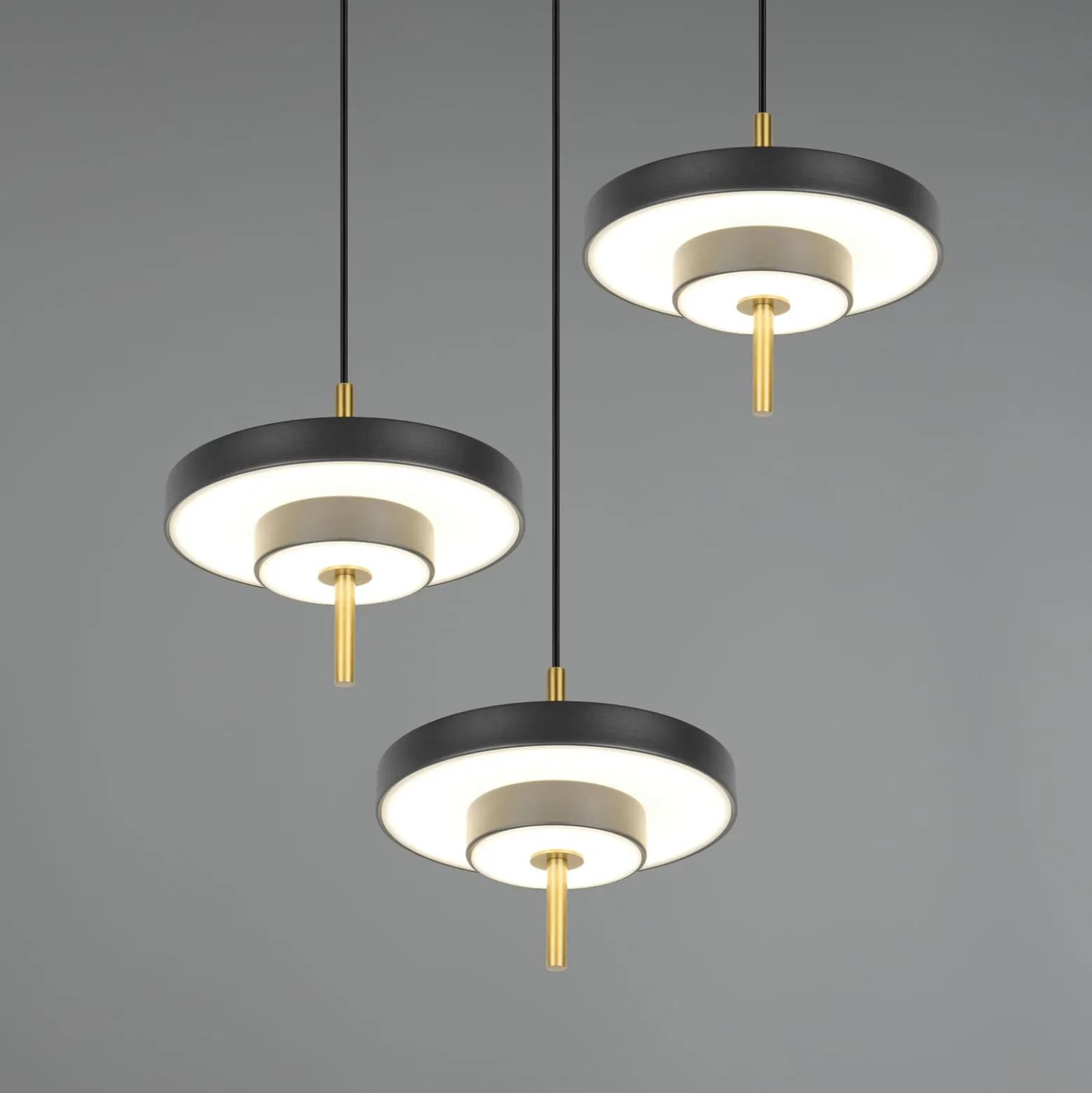 LED-riippuvalaisin Keaton, musta/kulta Ø 45 cm CCT 3-lamppuinen.