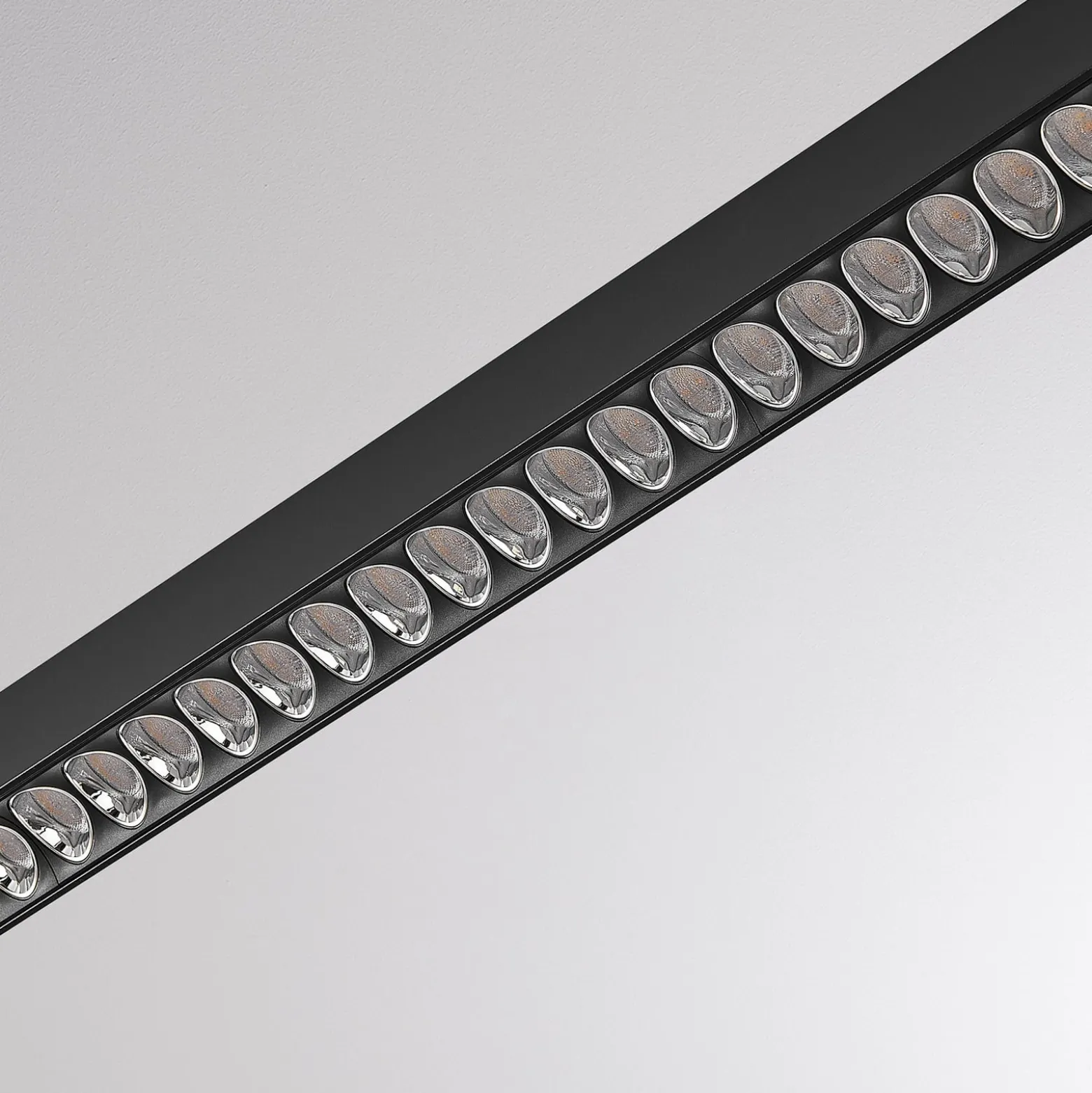 LED-riippuvalaisin PERFORA PROLINE XL, musta, 159 cm, DALI, ylös/alas