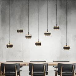 LED-riippuvalaisin PURE Falling Rings, musta, pituus 132 cm, 7-lamppuinen