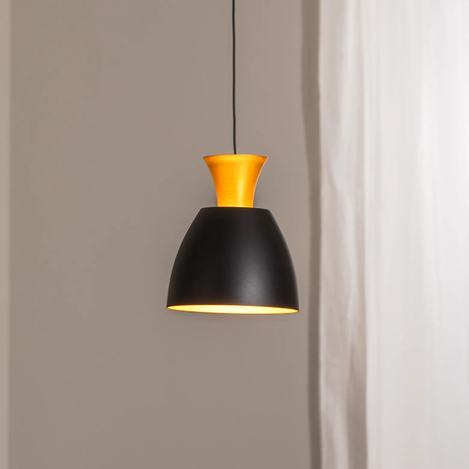 LED-riippuvalaisin Studio Line 51229, musta/messinki, Ø 20 cm