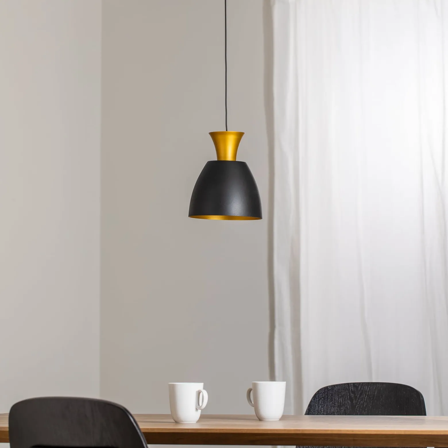 LED-riippuvalaisin Studio Line 51229, musta/messinki, Ø 20 cm