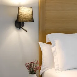 LEDS-C4 Clip seinävalaisin LED-lukuvalolla musta