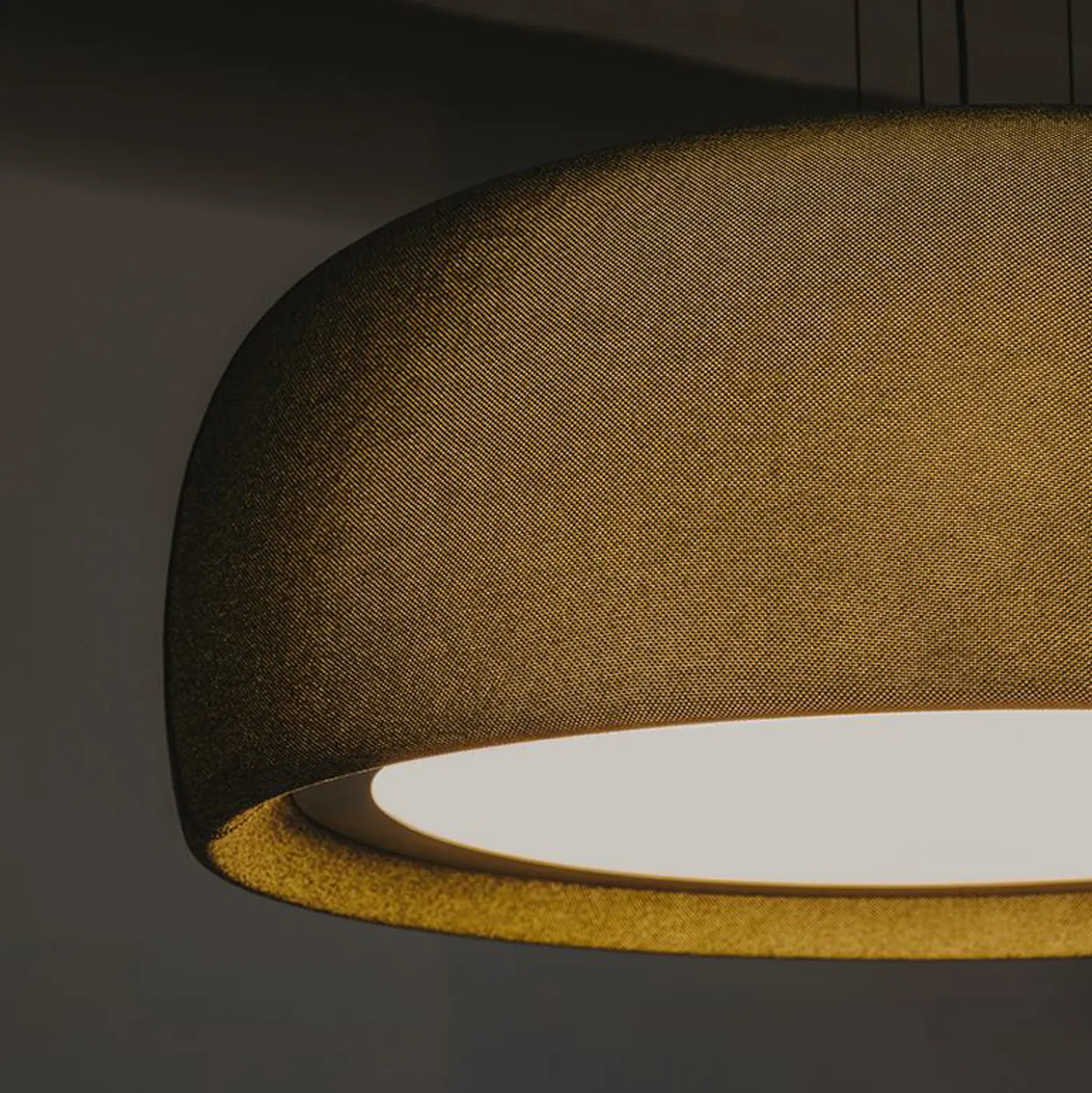 LEDS-C4 LED-riippuvalaisin Gong, vihreä, 2700 K, Ø 61,2 cm, kangasta