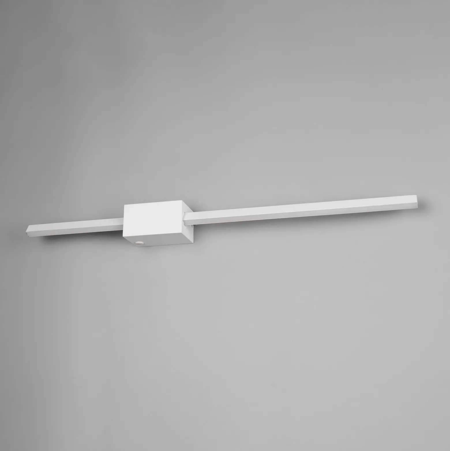 LED-seinävalaisin Cassino, mattavalkoinen, leveys 70 cm, metalli