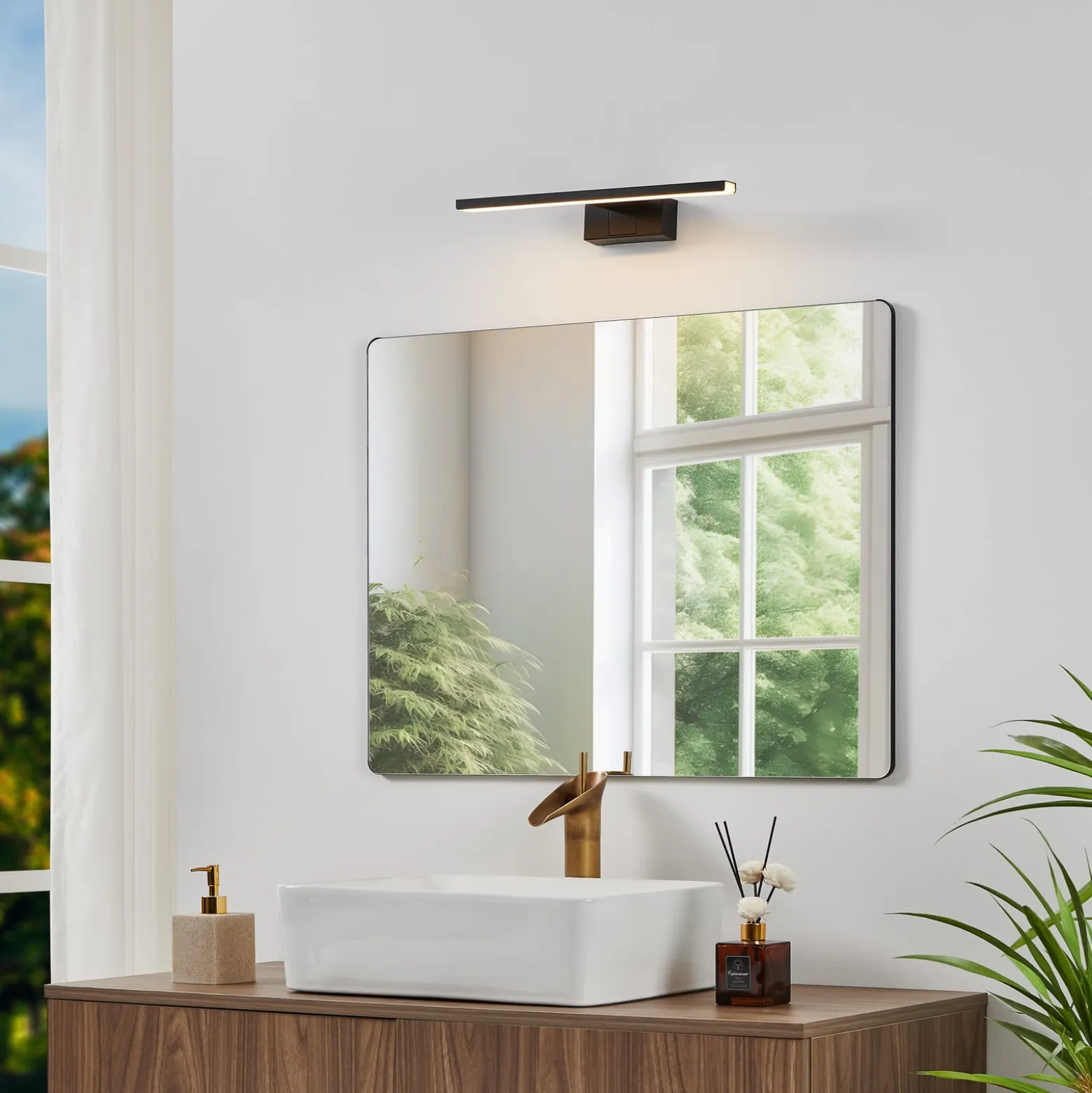 LED-seinävalaisin Conettilla, musta, leveys 40 cm, IP44, CCT
