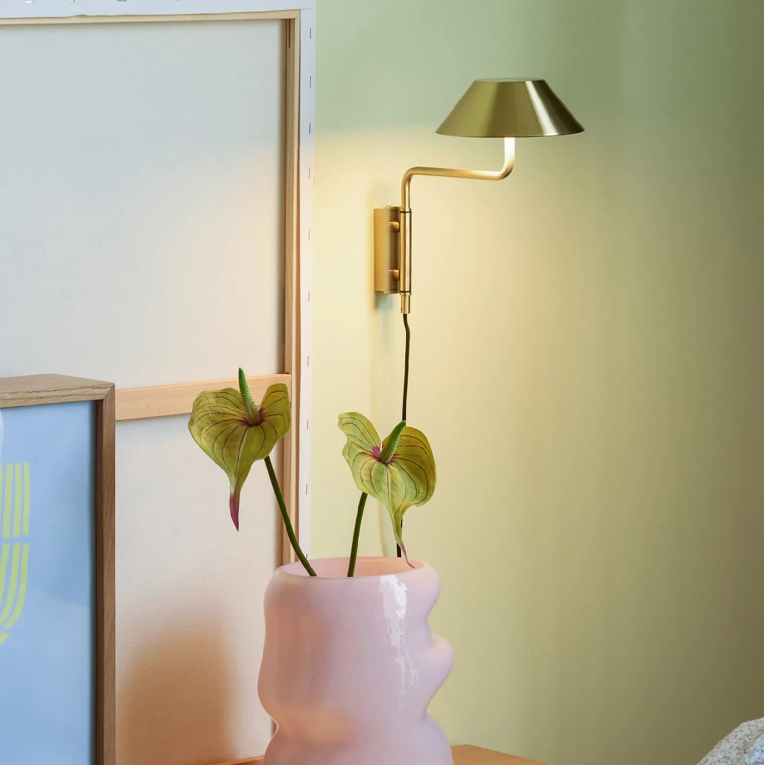 LED-seinävalaisin COVER, messinkivärinen, ulkonema 30 cm, metalli