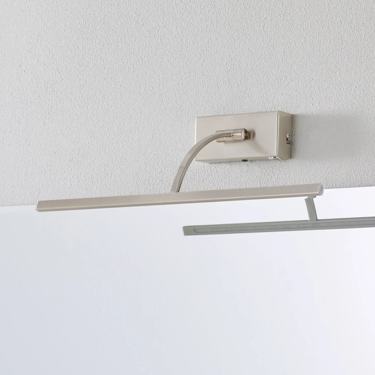 LED-seinävalaisin Matisse, leveys 45 cm, hopea