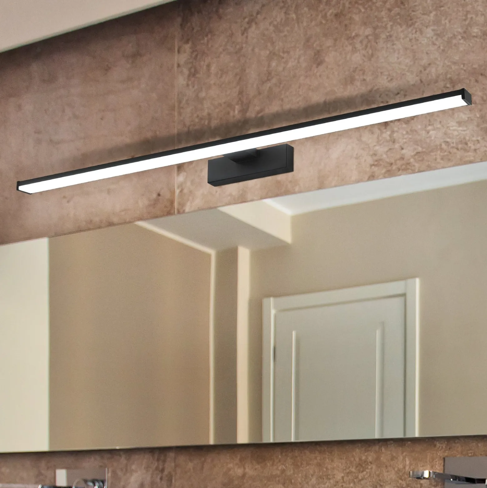 LED-seinävalaisin Pandella 1, pituus 78 cm, musta, alumiini