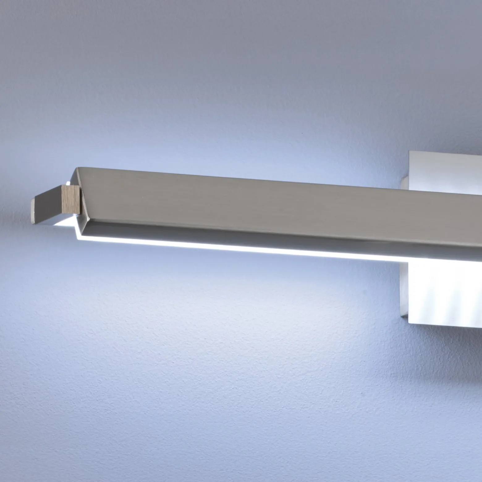 LED-seinävalaisin Pare TW, himmennin, 3 valon väriä 60cm