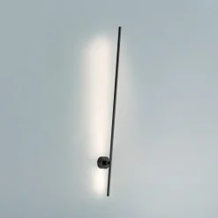 LED-seinävalaisin PURE Grafo, musta, korkeus 117 cm