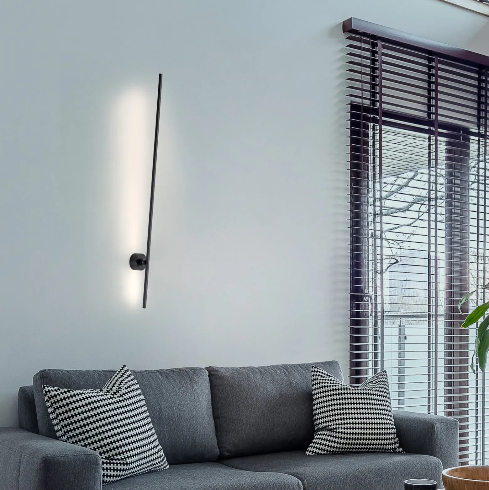 LED-seinävalaisin PURE Grafo, musta, korkeus 117 cm