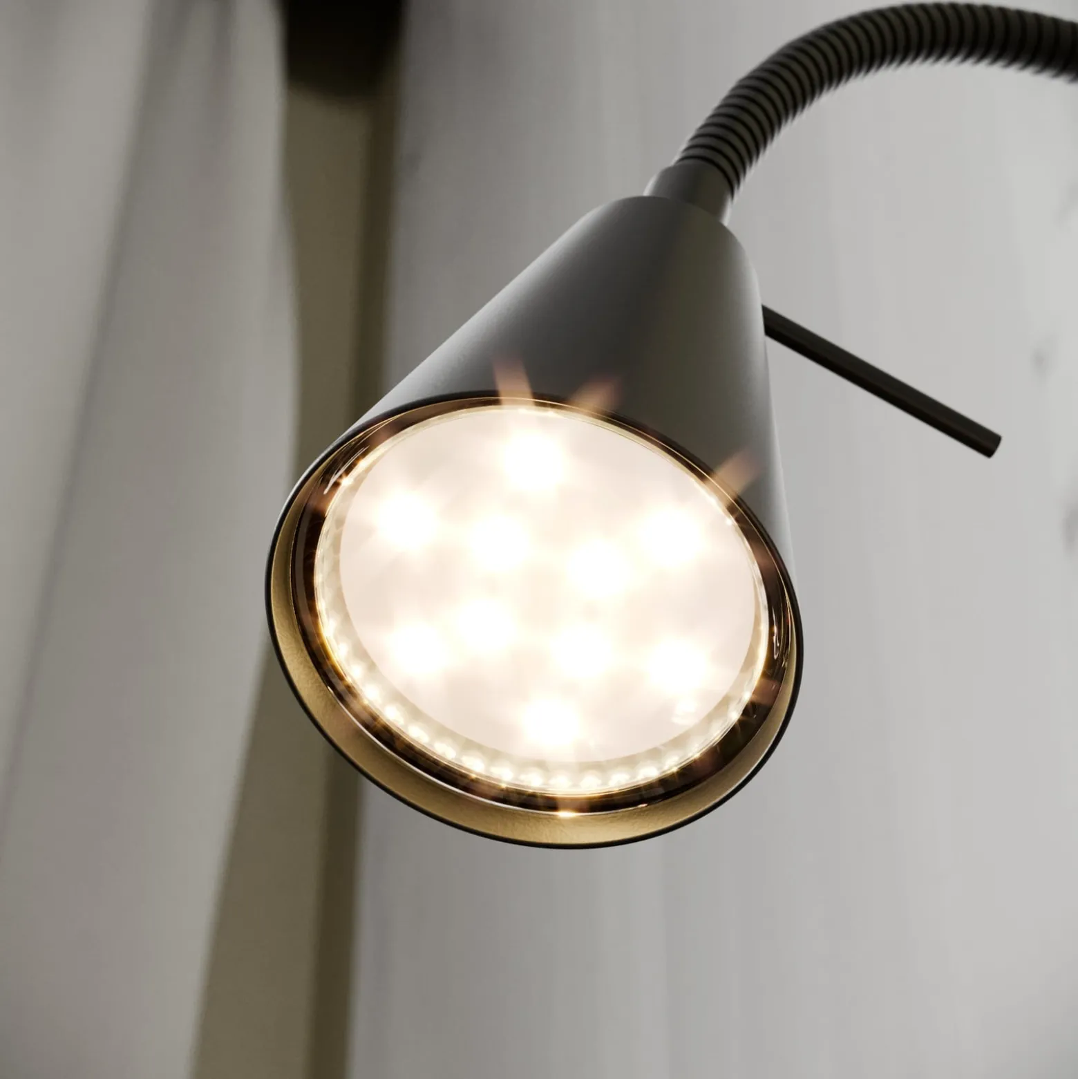 LED-seinävalaisin Tuso, musta, sängyn kiinnitys, metalli