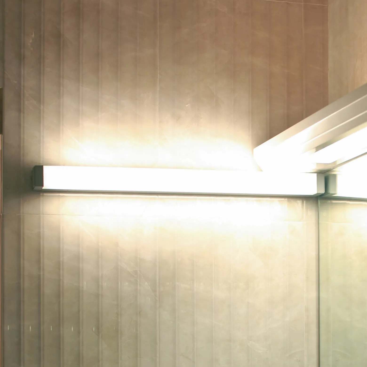 LED-seinävalaisin 512116130, valkoinen, 3000 K, kytkimellä varustettuna
