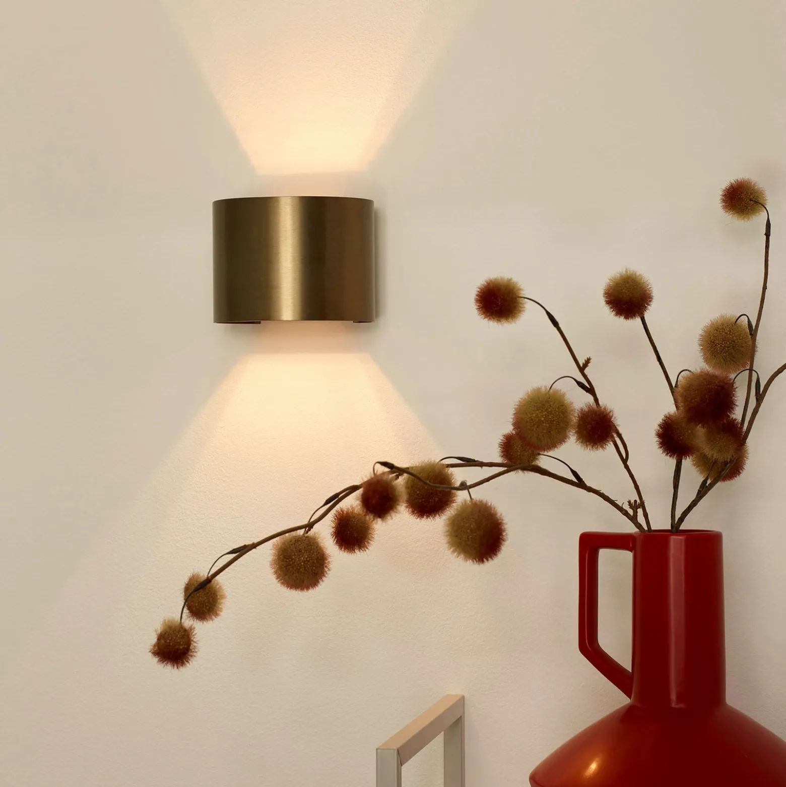 LED-seinävalaisin Xio, pyöreä, antiikkimessinki