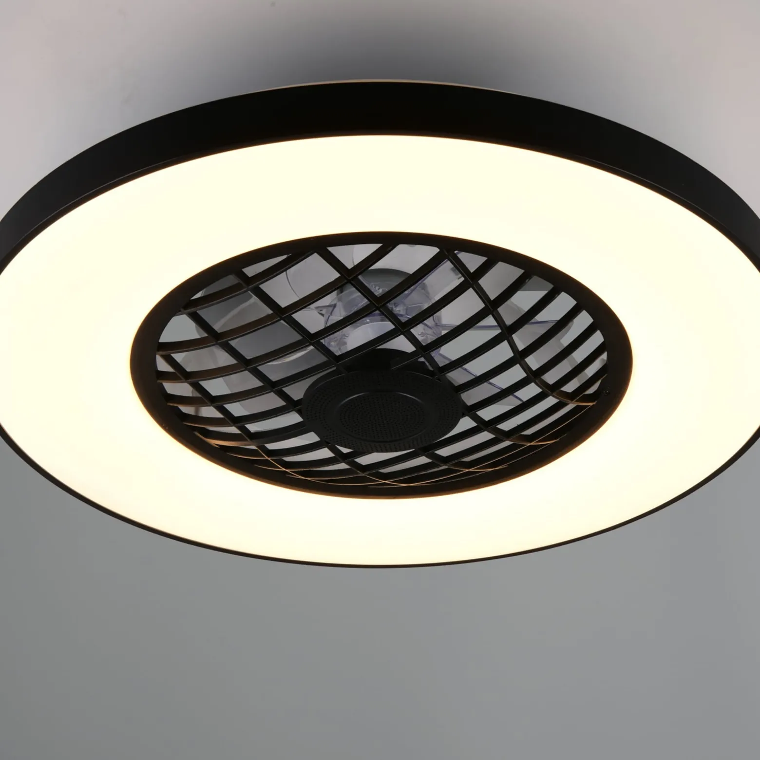 LED-tuuletin Linköping hiljainen CCT RGB kaukosäädin kaiutin