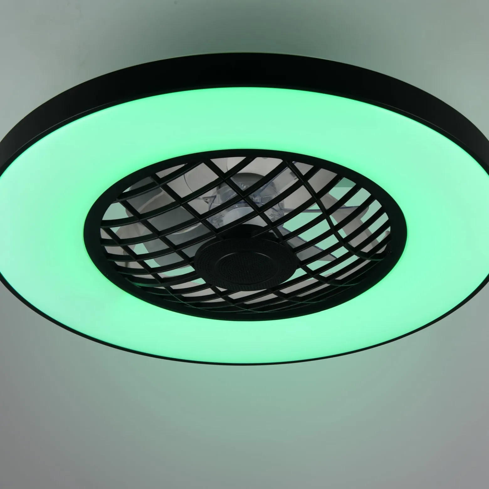 LED-tuuletin Linköping hiljainen CCT RGB kaukosäädin kaiutin