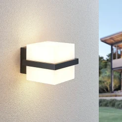 LED-ulkoseinälamppu Auron, kuution muotoinen