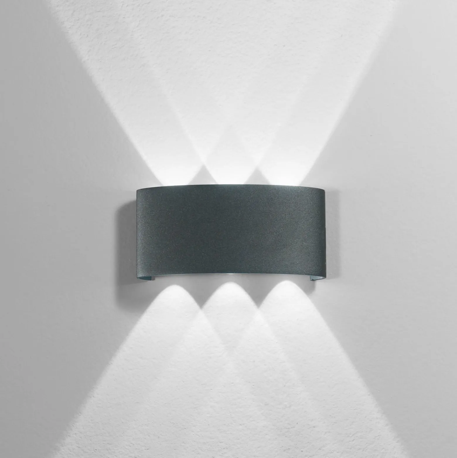 LED-ulkoseinälamppu Betle, antrasiitti Leveys 17 cm Metalli CCT