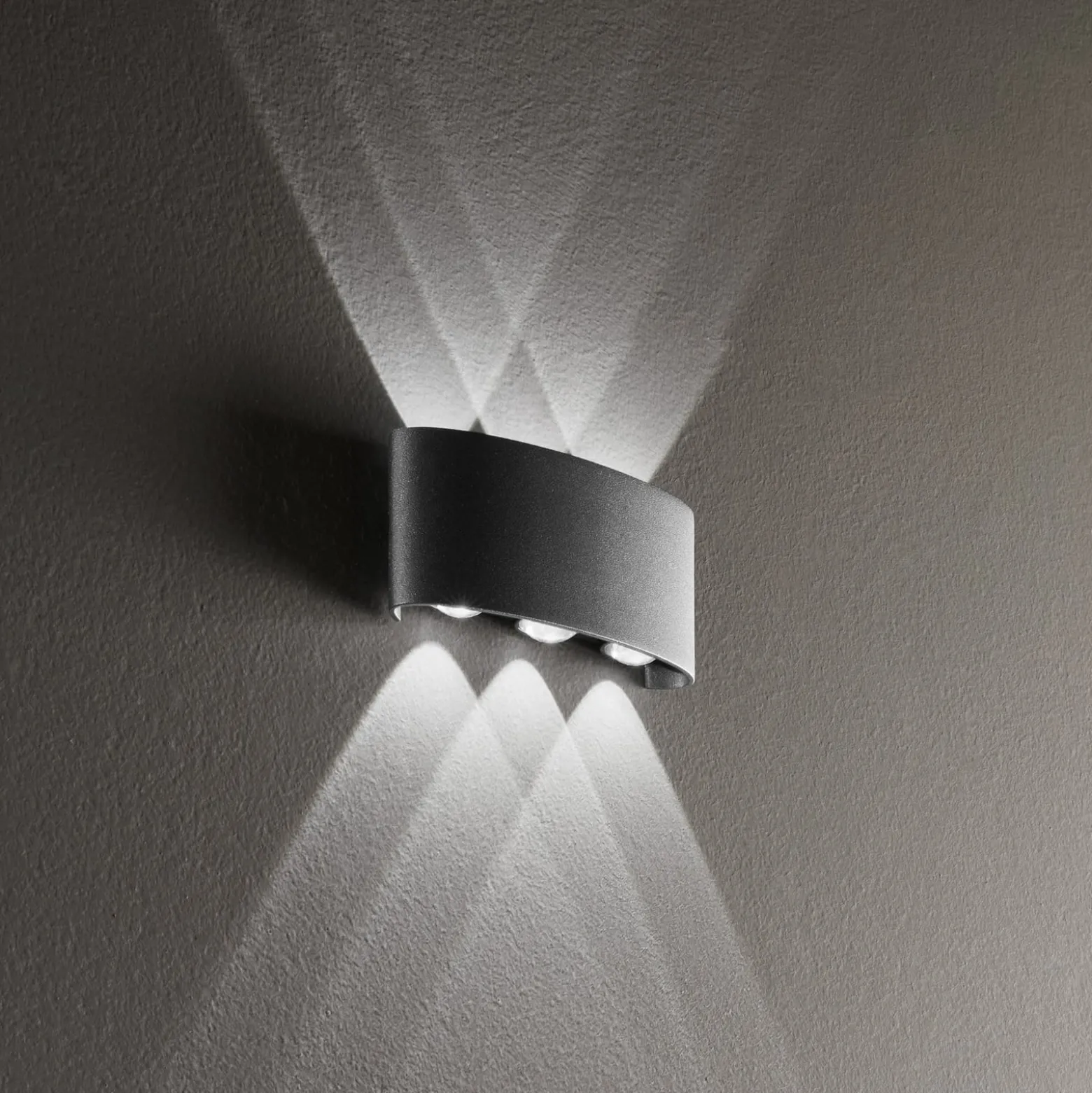 LED-ulkoseinälamppu Betle, antrasiitti Leveys 17 cm Metalli CCT