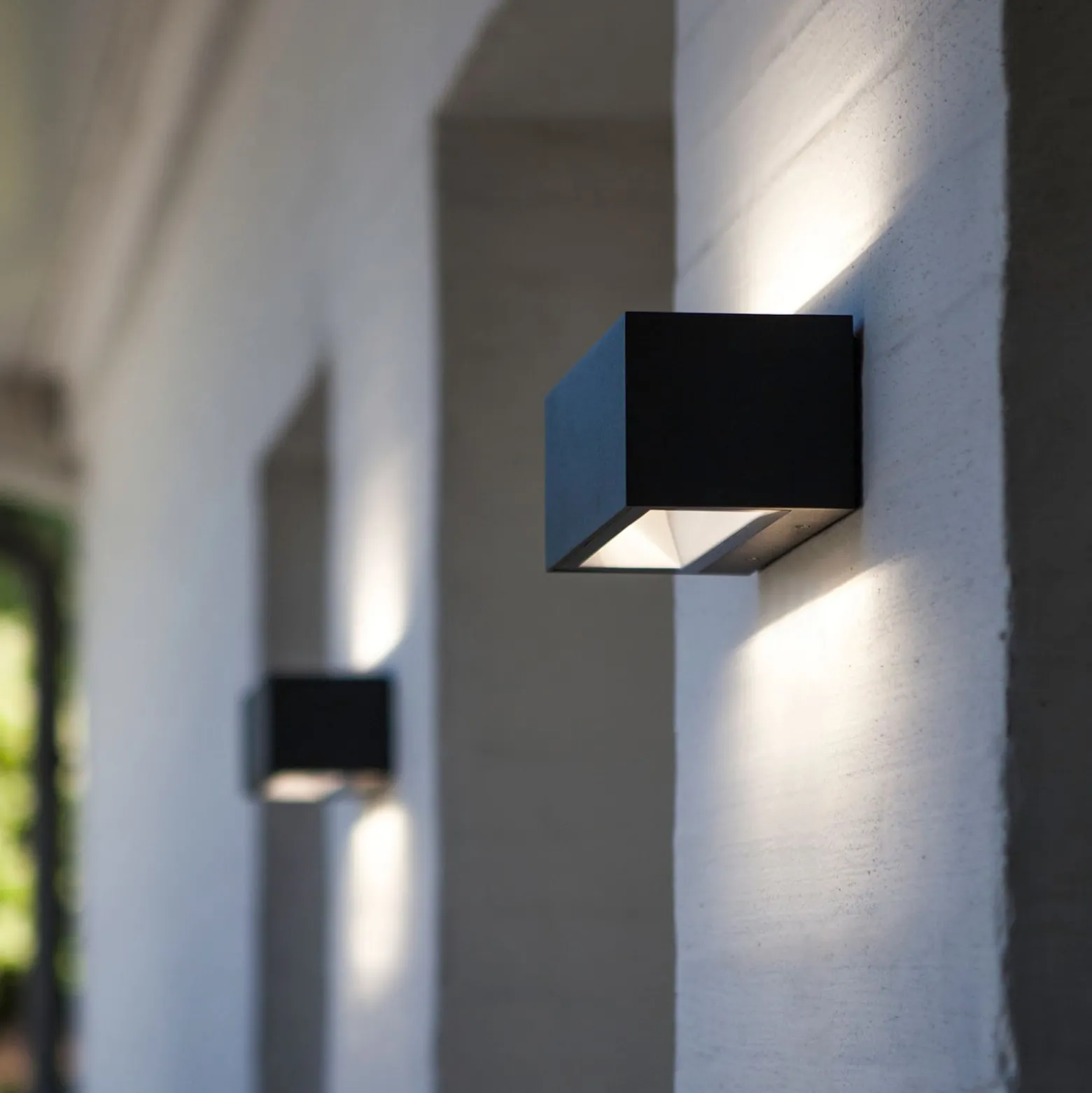 LED-ulkoseinälamppu Gemini, 22 cm, 3000K, musta