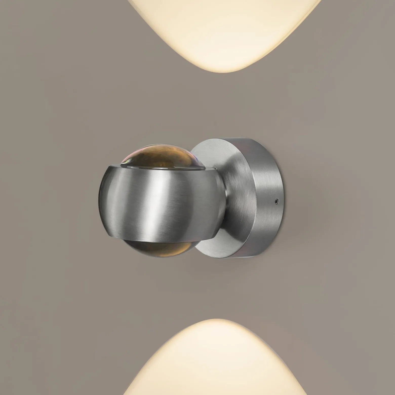 LED-ulkoseinävalaisin, alumiininvärinen, up&down, CCT, himmennettävä