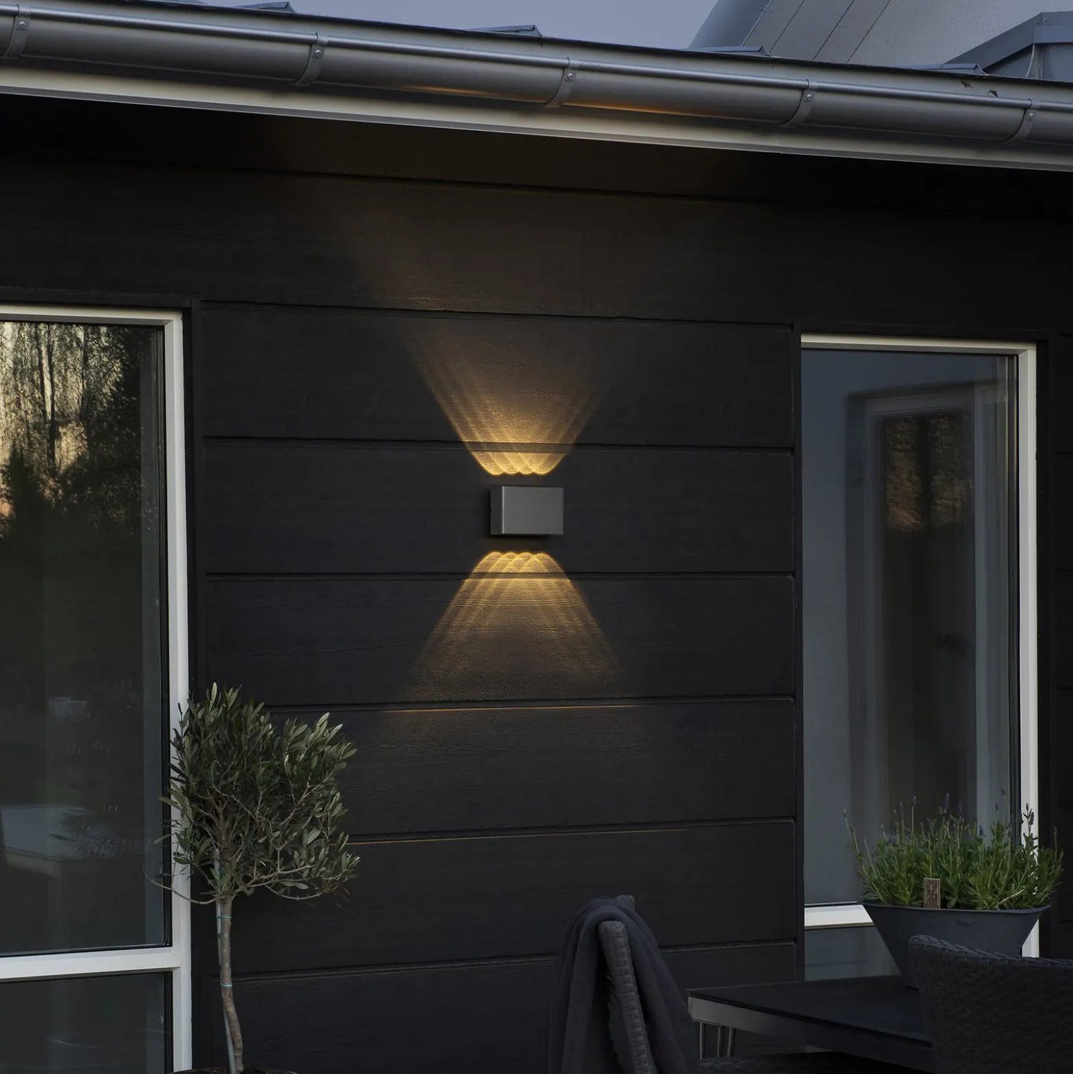 LED-ulkoseinävalaisin Chieri 8-lamppua antrasiitti