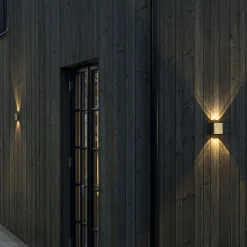 LED-ulkoseinävalaisin Chieri 4-lamppuinen messinki